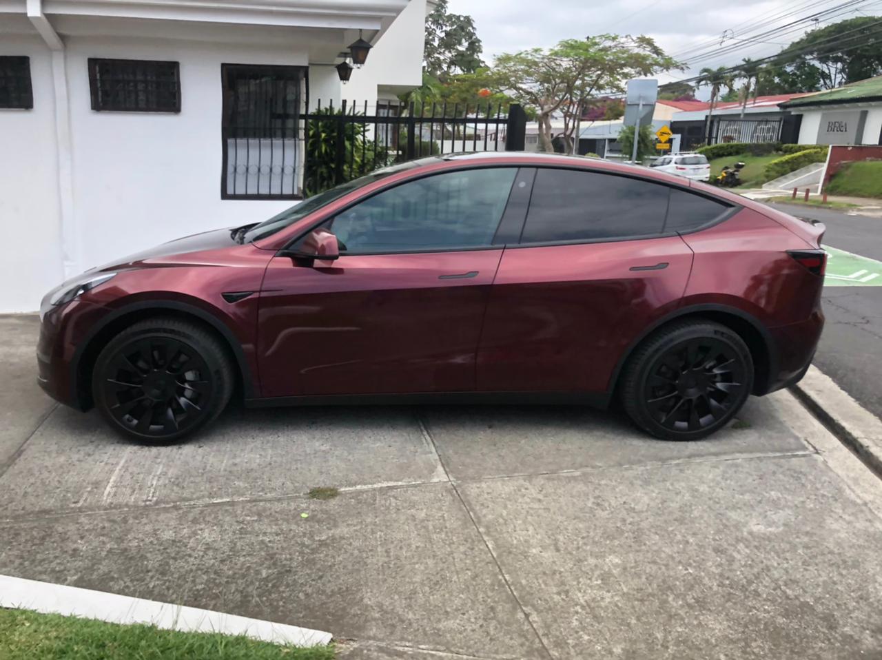 Tesla Model Y Long Range foto 9