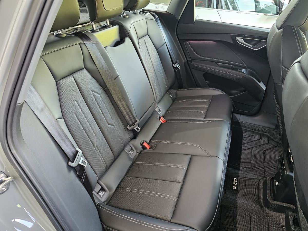 Audi Q4 Creative+ 7