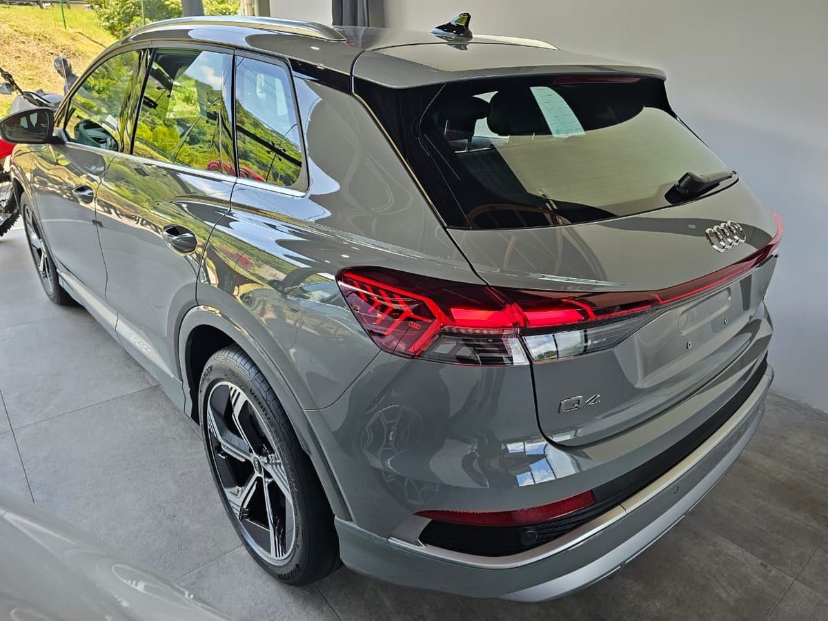 Audi Q4 Creative+ 2