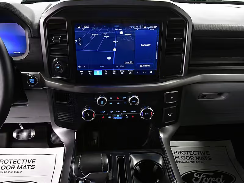 Ford F150 Lighting XLT 11
