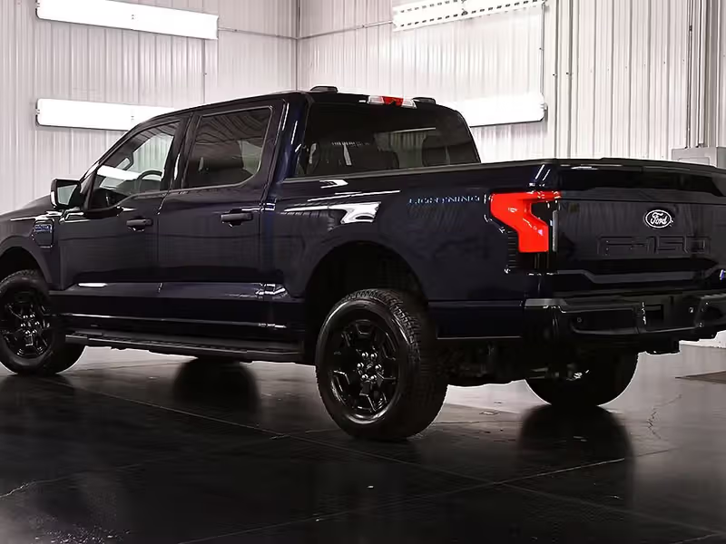 Ford F150 Lighting XLT 6