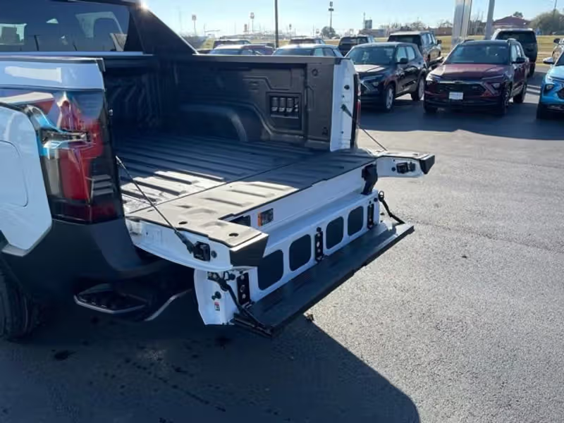 Chevrolet Silverado EV LT 6