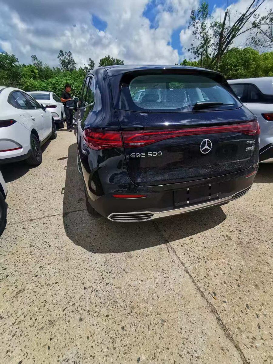 Mercedez-Benz EQE 500 SUV 4Matic Pioneer 3