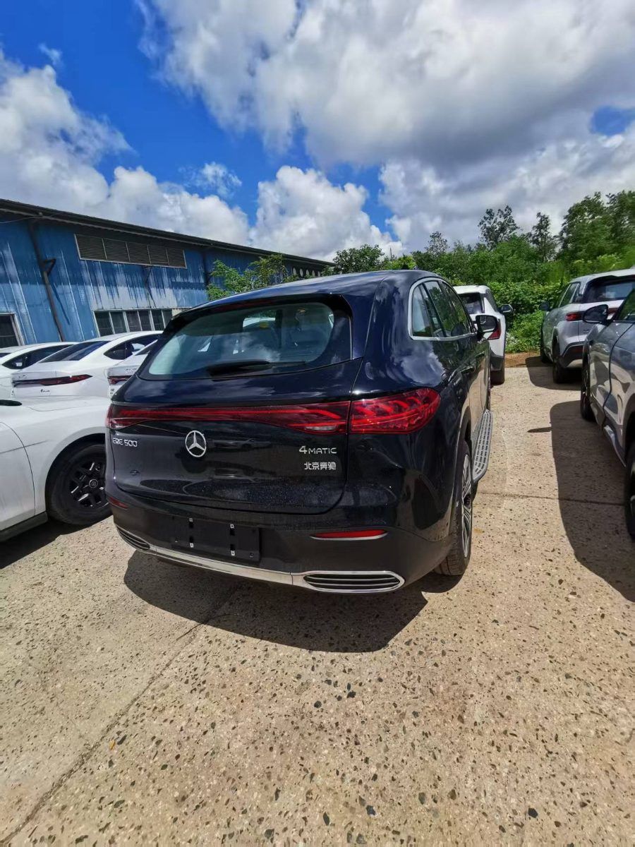 Mercedez-Benz EQE 500 SUV 4Matic Pioneer 4