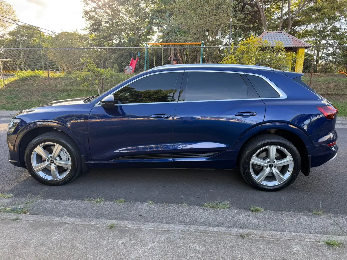 Audi etron Quattro 50