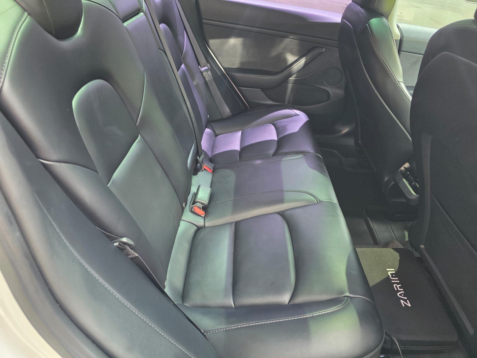 Tesla Model 3 foto 7