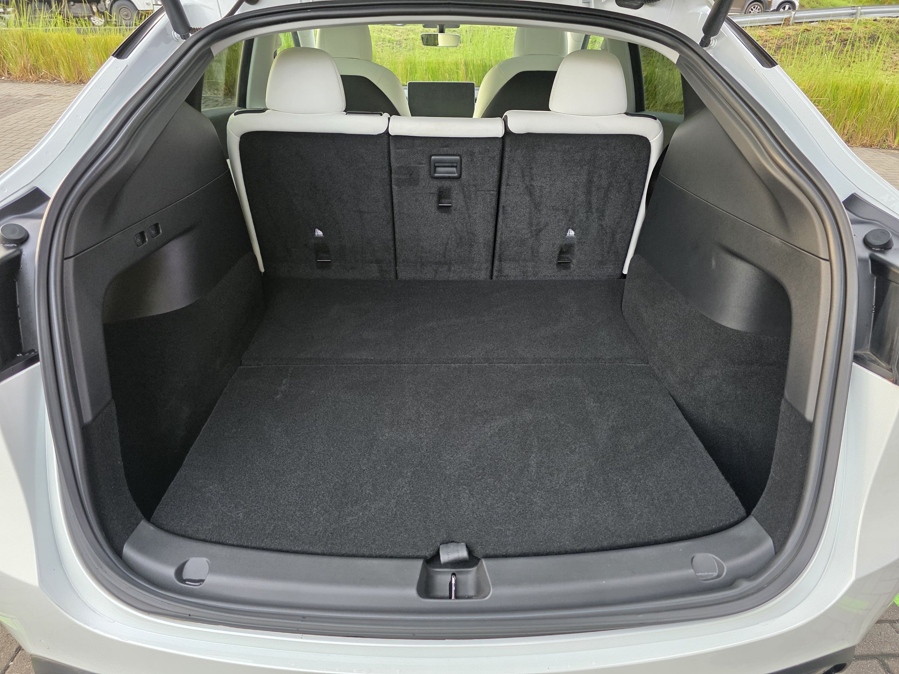 Tesla Model Y Long Range AWD foto 10