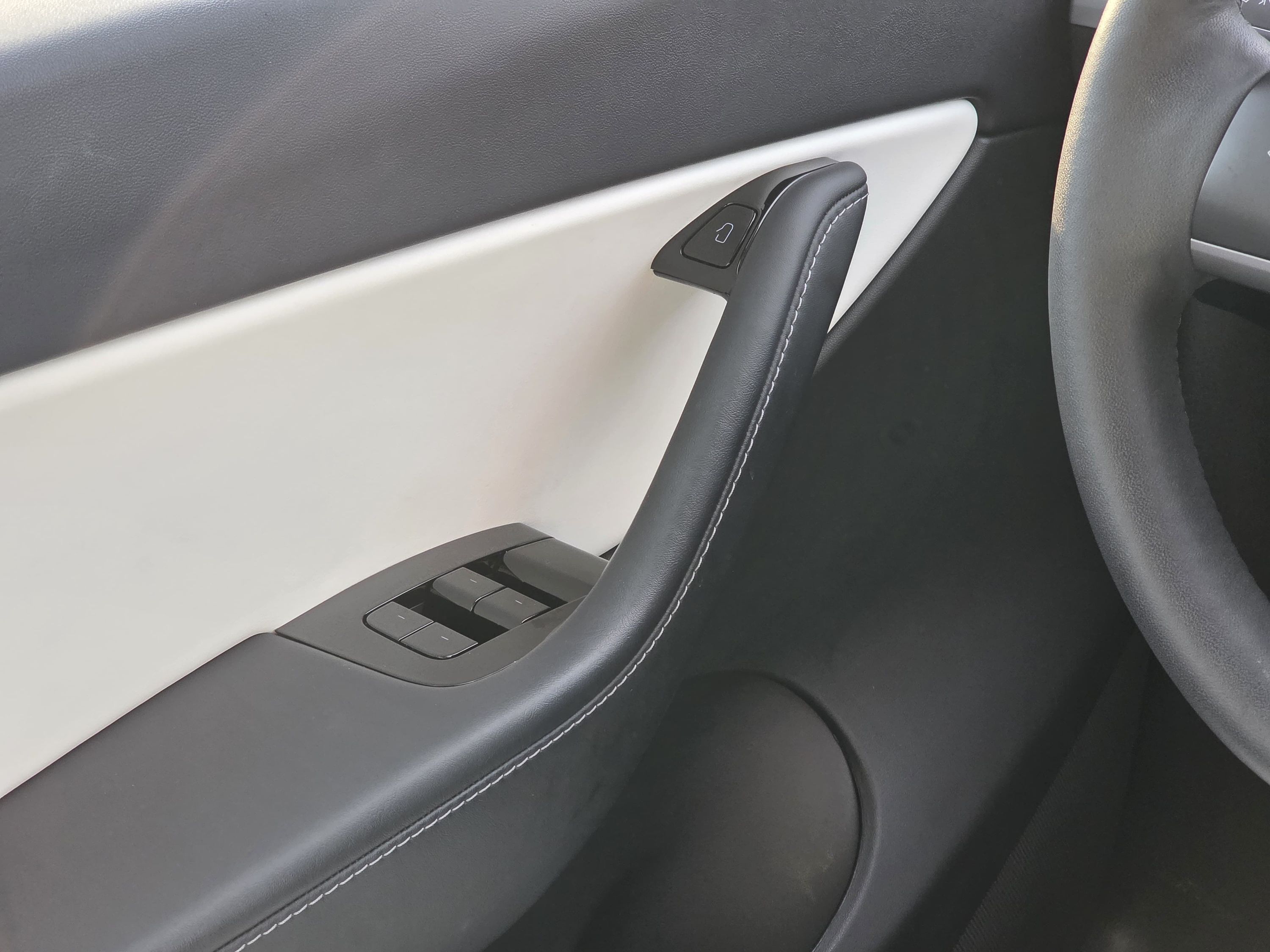 Tesla Model Y Long Range AWD foto 9