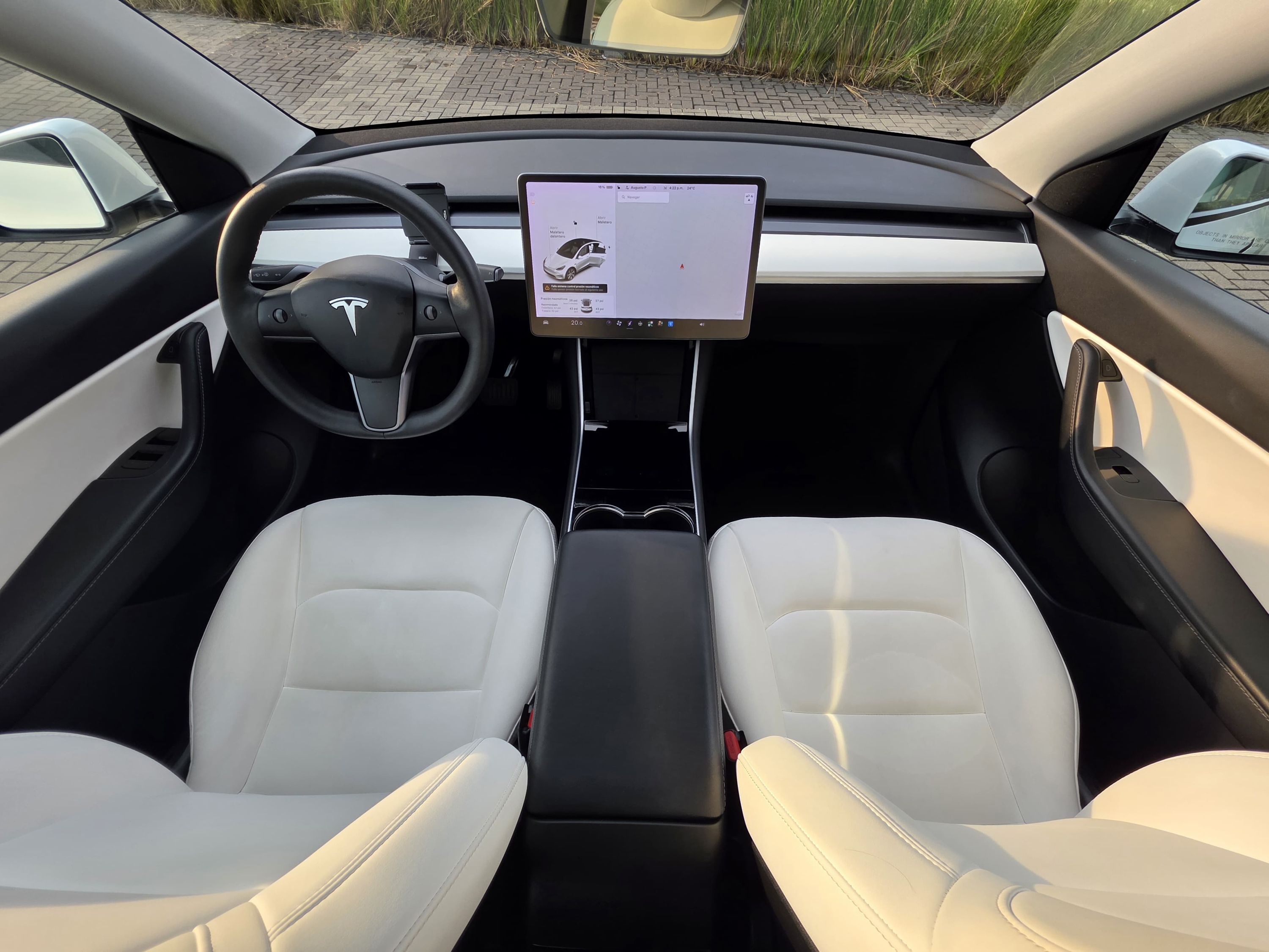 Tesla Model Y Long Range AWD foto 4