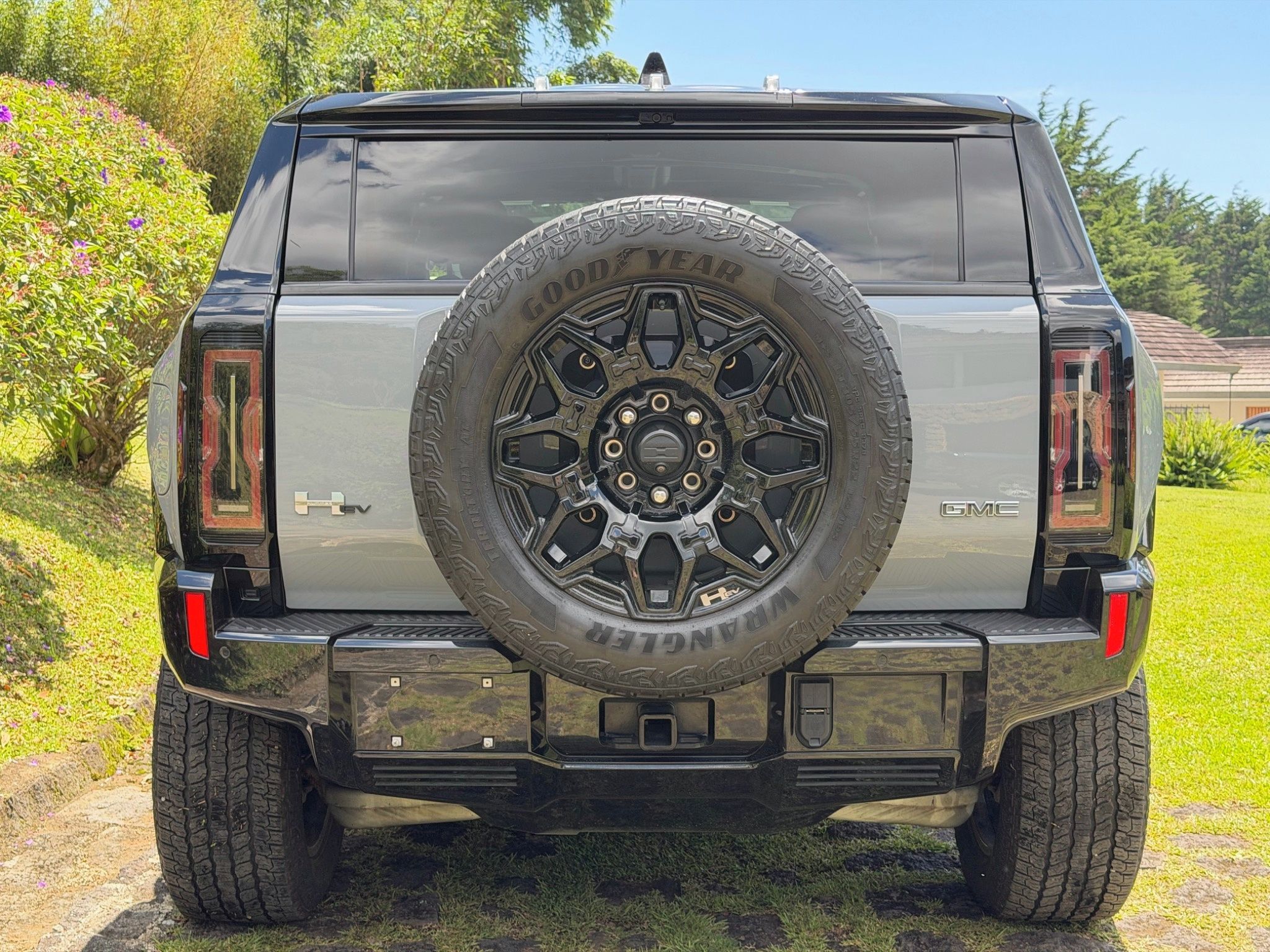 GMC Hummer EV SUV 2X foto 3